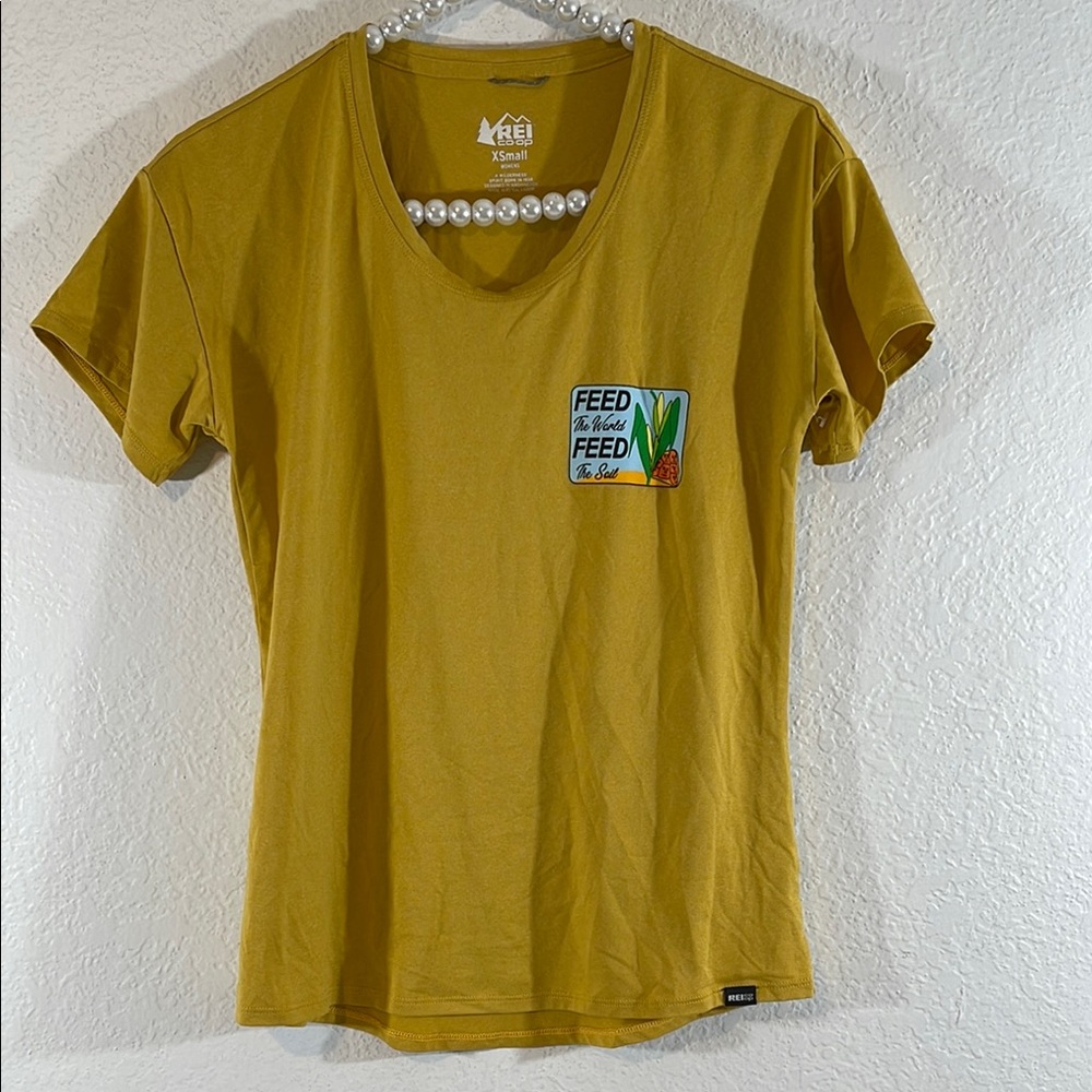 REI Co-op “Feed The World Feed The Soil” Graphic Tee Size XS - Picture 2 of 5
